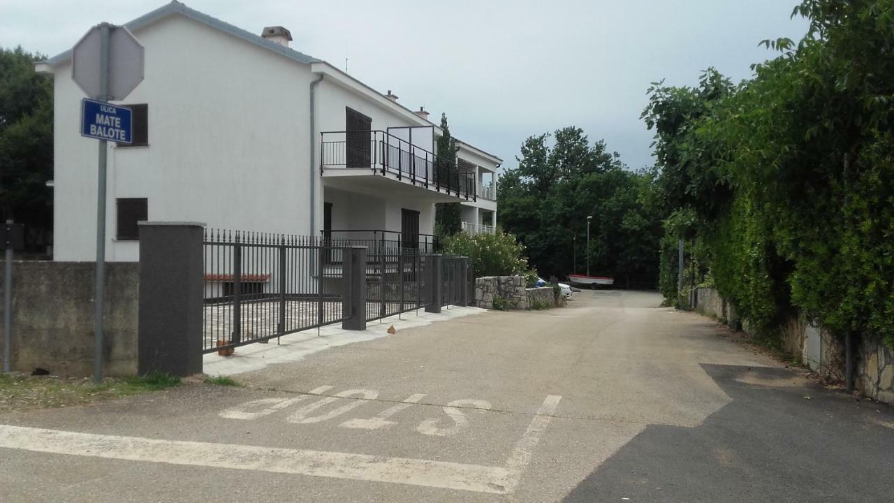 Ferienwohnung Studio Apartman Lady Njivice Exterior foto