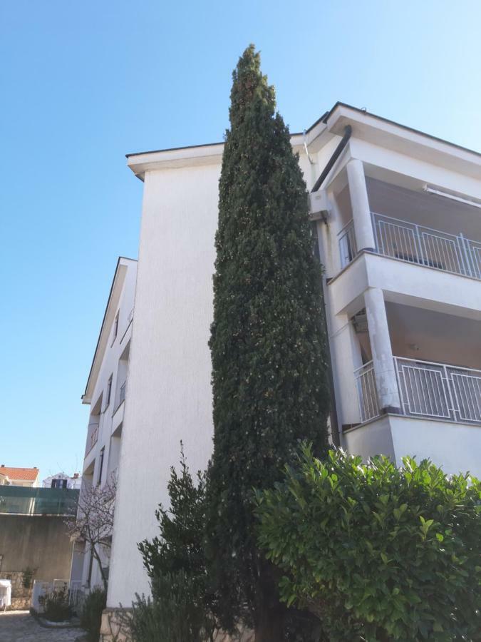 Ferienwohnung Studio Apartman Lady Njivice Exterior foto