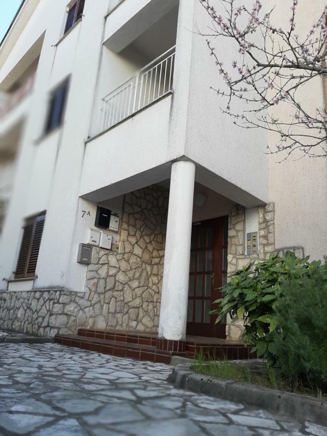 Ferienwohnung Studio Apartman Lady Njivice Exterior foto